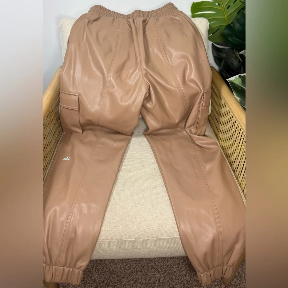 Alo Yoga Faux Leather Power Hour Jogger 29